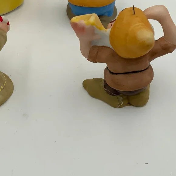 Share Vintage 1970s Schmid Disney Snow White & the Seven Dwarfs Figurine Set (5) - Picture 5 of 11
